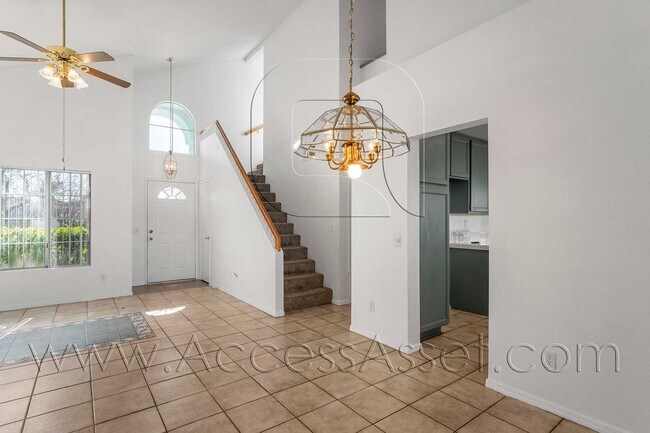 Building Photo - Charming 4/Bed 3/Bath Home In The Heart Of...