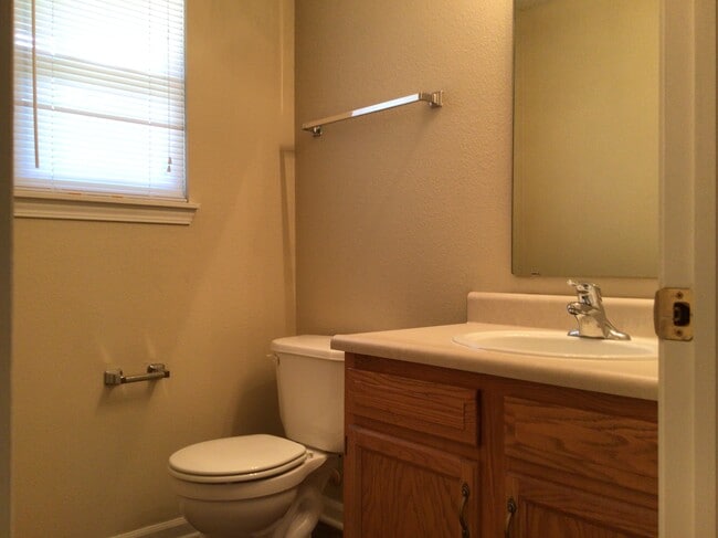 Building Photo - 6036 Draycott Dr