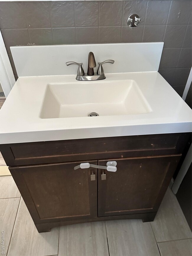 Building Photo - 626 Wool Ave