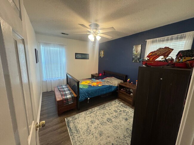 Building Photo - Three Bedroom Two Bathroom Available in Okatie!