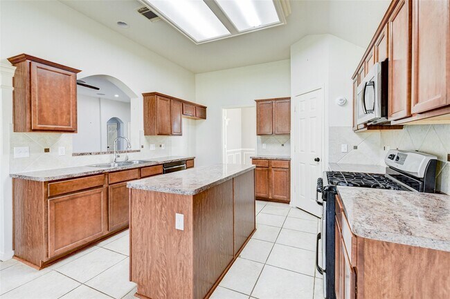 Building Photo - 25910 Oakridge Forest Ln