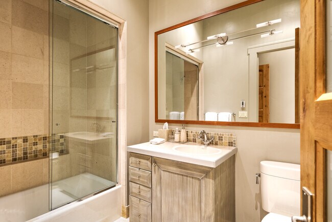 Building Photo - 501 Rio Grande Pl
