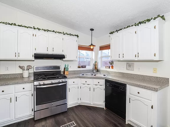 Building Photo - 1465 W 78th Cir