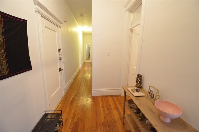 Building Photo - 1109 Boylston St