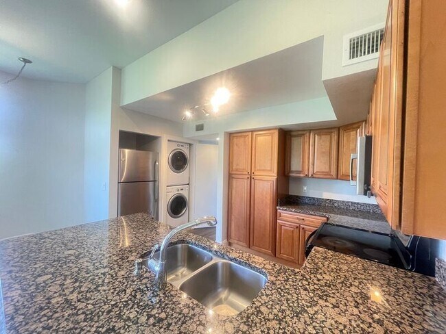 Building Photo - 7310 Westpointe Blvd