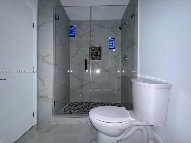 Building Photo - 15385 S Dixie Hwy