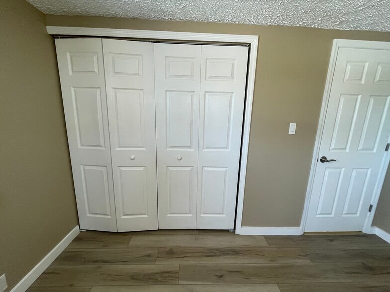 Building Photo - 1221 W Pierce St