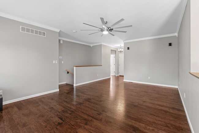 Building Photo - Beautiful 3-Bed, 3-Bath Home in Excellent ...