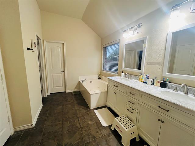 Building Photo - 7705 Pleasant Valley Tr
