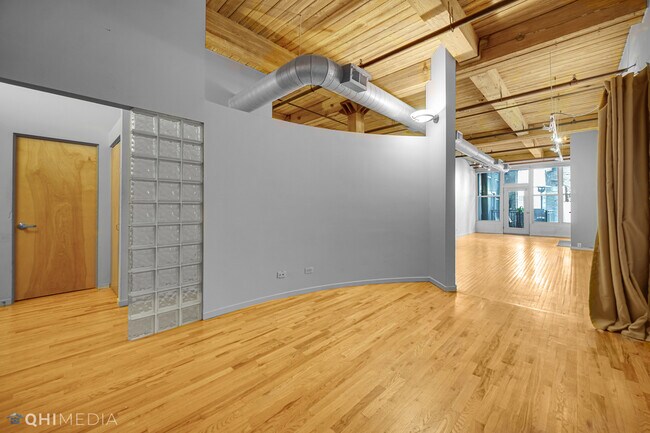 Building Photo - 1000 W Washington Blvd