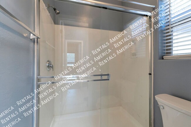 Building Photo - 568 E Painted Pueblo Dr