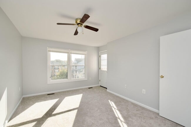 Building Photo - 7517 Belle Grae Dr