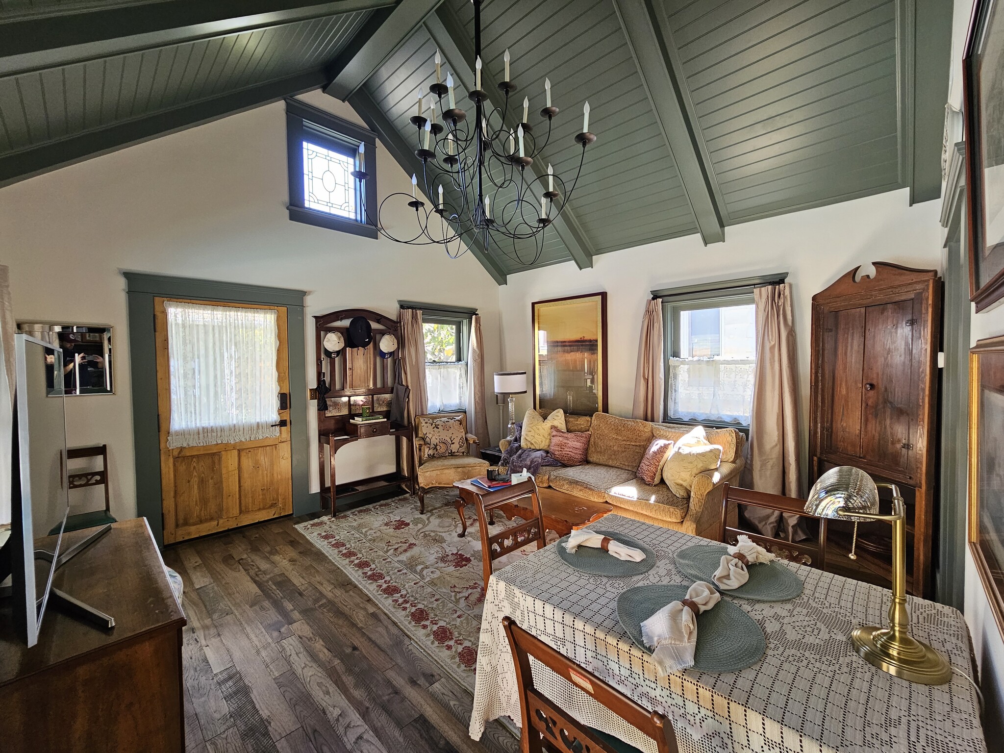 Building Photo - 139 N Ivy Ave