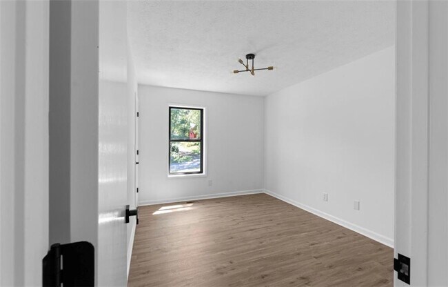 Building Photo - 5111 Manitou Way SW