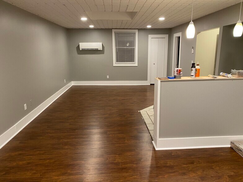 Living area - 919 Massachusetts St