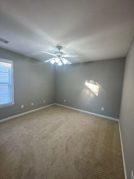 Building Photo - 9240 Friarbridge Dr