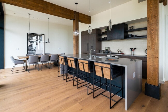 Building Photo - 4 Boathouse Way