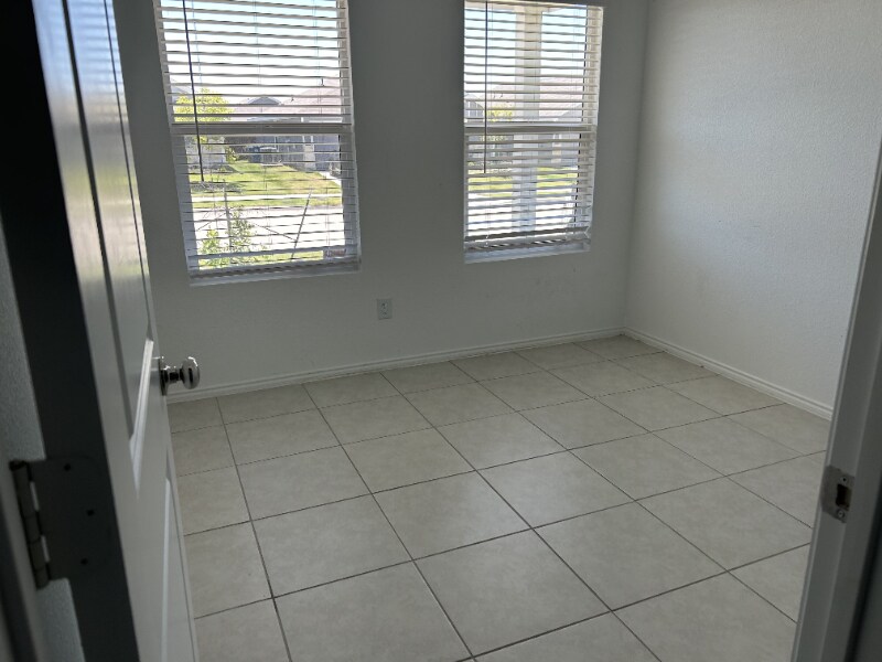 Building Photo - 108 Jasmine Dr