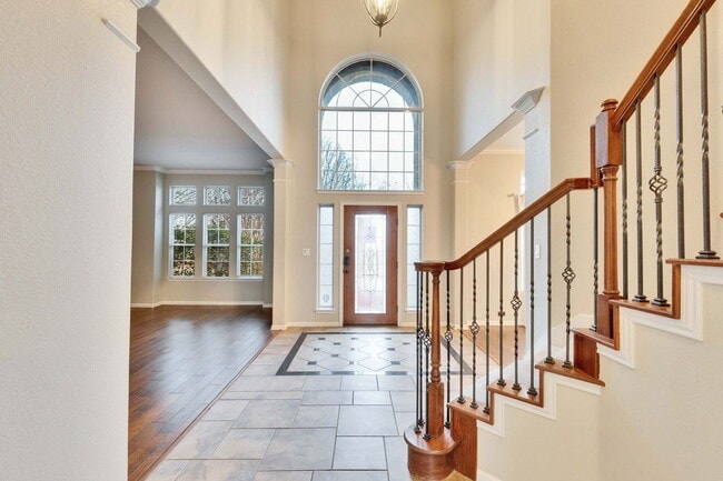 Building Photo - 7017 Via Dono Dr