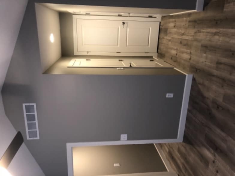 Building Photo - 628 Davis St