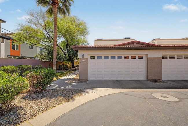 Building Photo - 3221 N 37th St