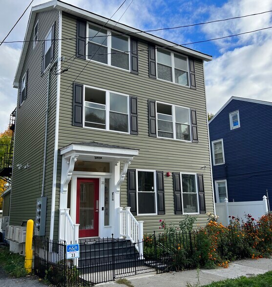 Building Photo - 33 Conklin St