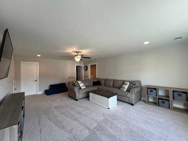 Building Photo - Available July 1, 2026!