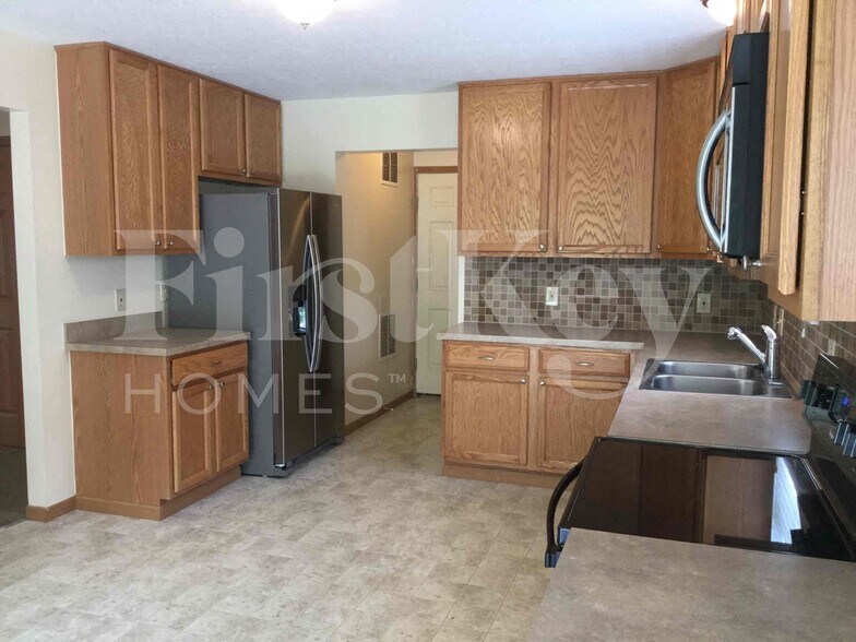 Building Photo - 7944 Birch Creek Dr