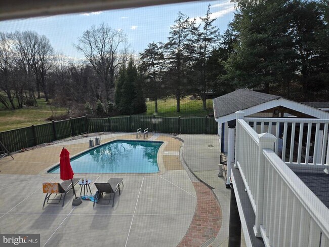 Building Photo - 3300 Mt Airy Ct