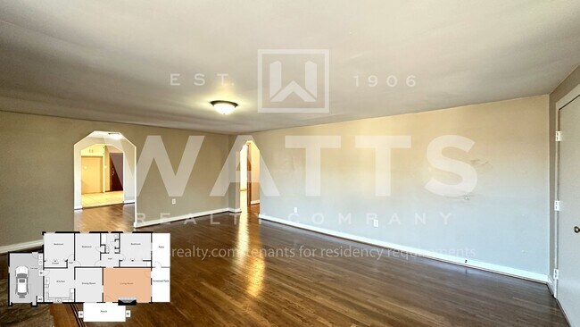 Building Photo - 3 Bedroom Home w/Lots of Space in Forestda...