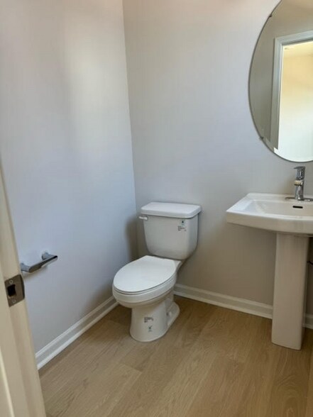 Building Photo - 1438 Blanche St