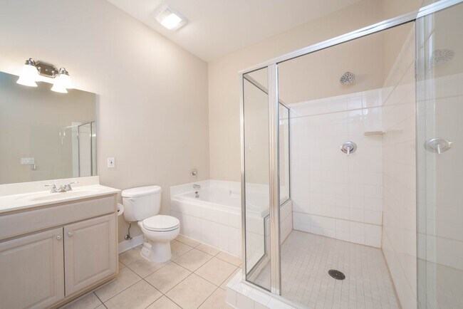 Building Photo - Enjoy The View