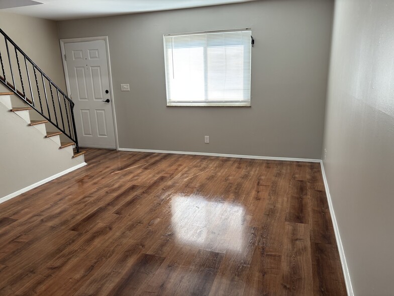 Living room - 38 S Norwich Rd