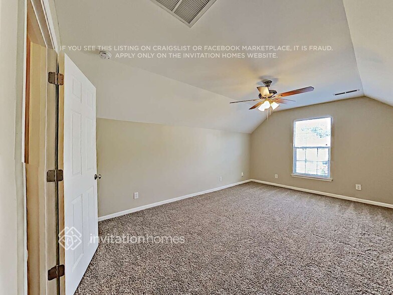 Building Photo - 3017 Secret Garden Ct