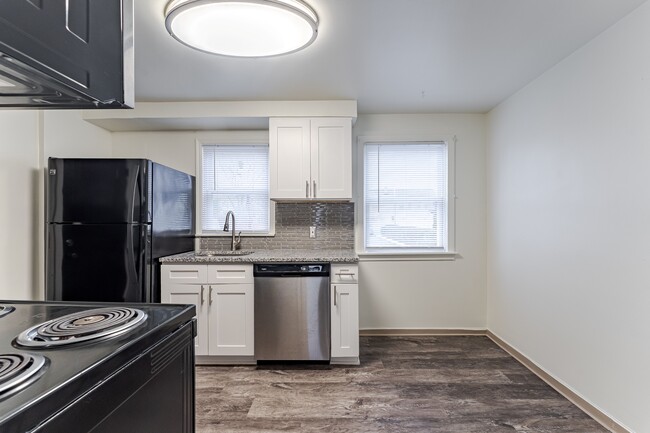 Building Photo - Park Place Townhomes