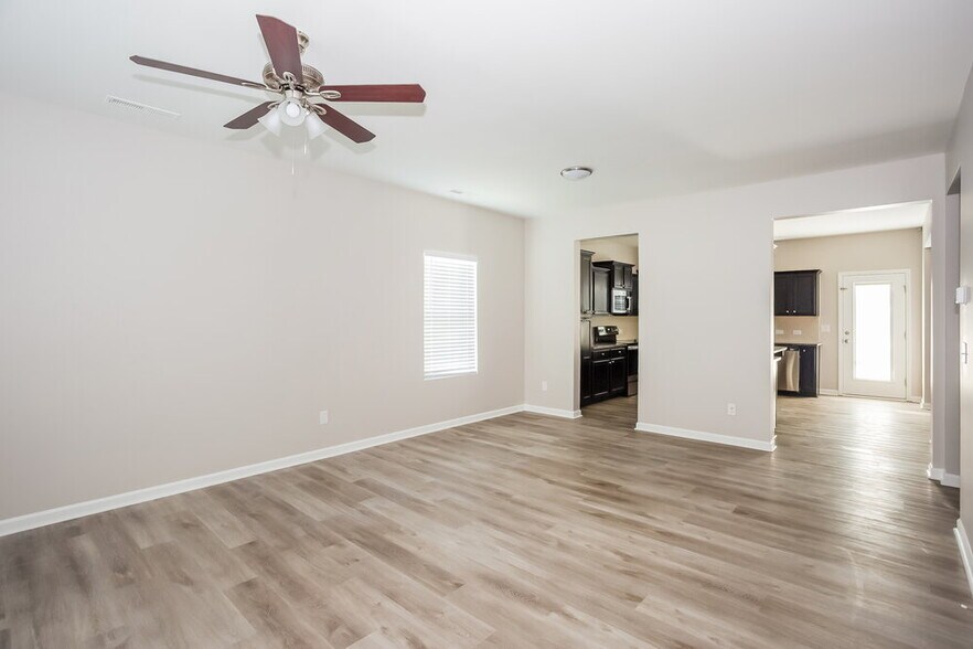 Building Photo - 3378 Saddlebrook Dr