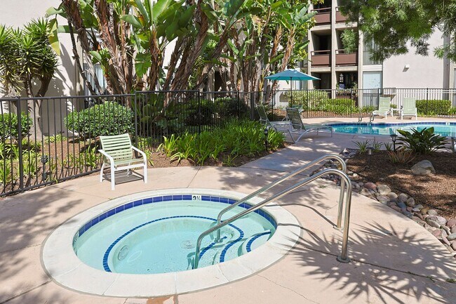 Building Photo - 1 Bed / 1 Bath Condo Near Cowles Mountain – Move-In Special!