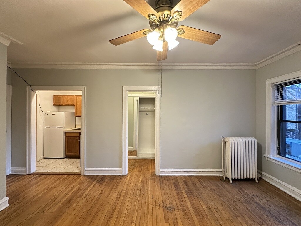 Building Photo - 1169 N Dearborn St