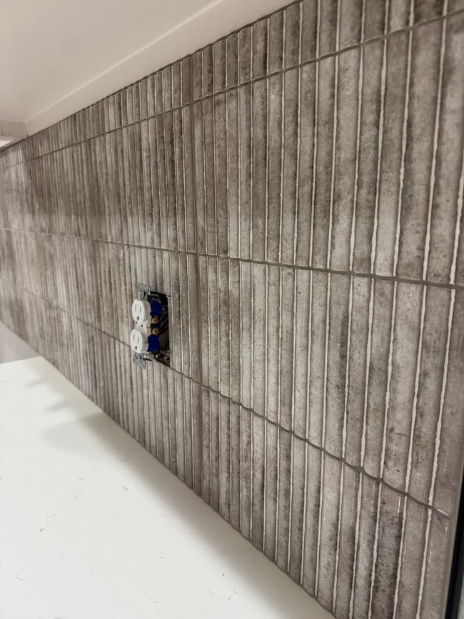 Building Photo - 317 Woodstock Ln