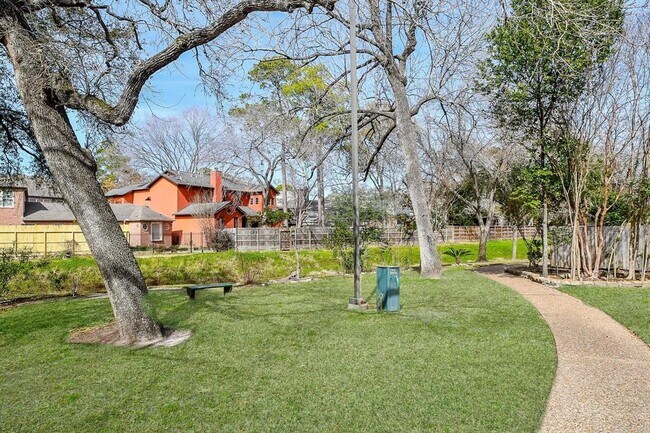Building Photo - 887 Wax Myrtle Ln