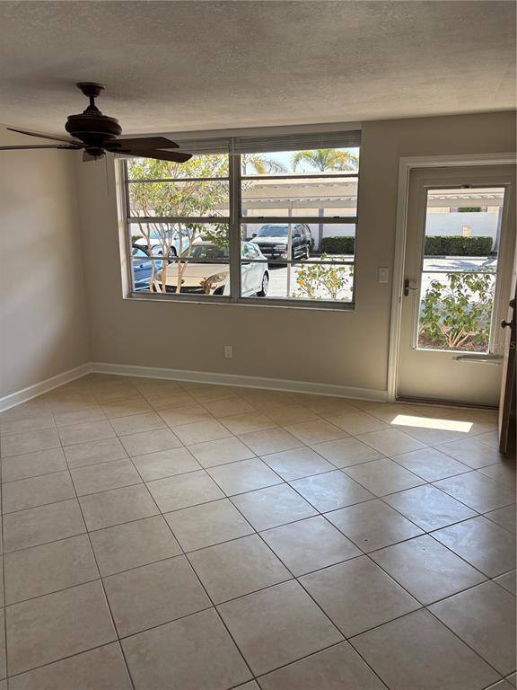 Building Photo - 7401 Bay Island Dr S