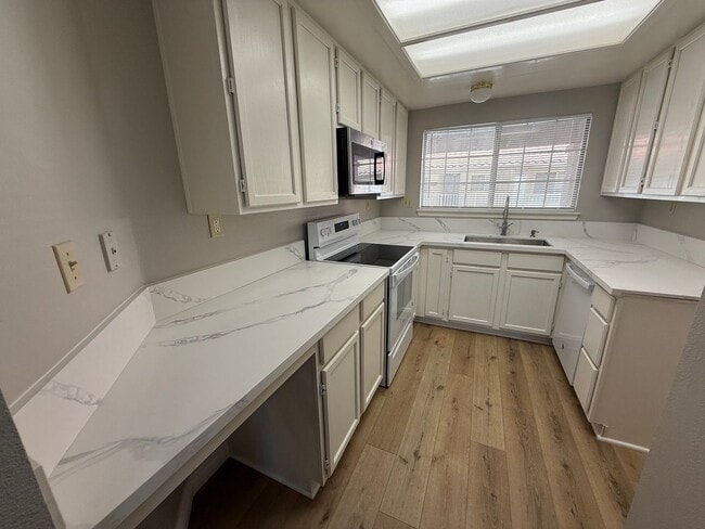 Building Photo - Jess Ranch- Brookhollow Condo, 55+ Communi...