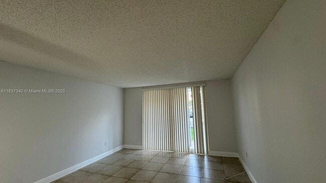 Building Photo - 6960 Miami Gardens Dr