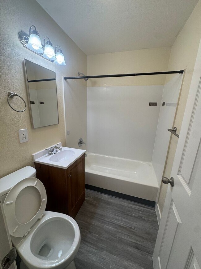 Building Photo - Welcome to SkyView Villa & Somerset Apartm...