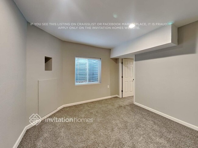 Building Photo - 4580 Bobolink Dr