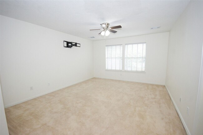 Building Photo - 310 Watercrest Harbor Ln
