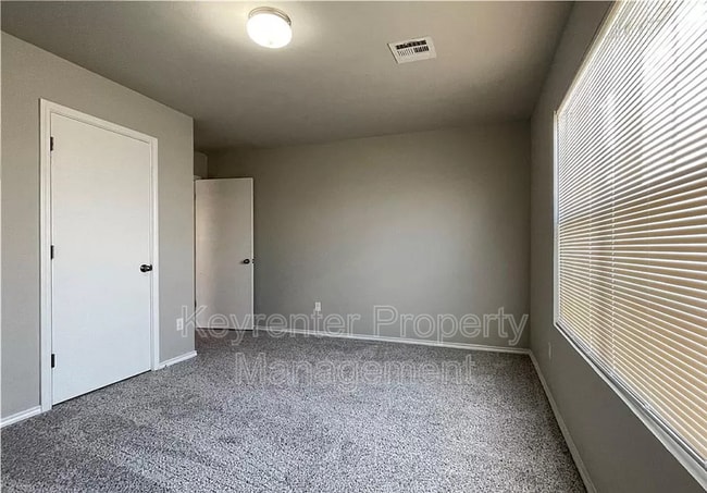 Building Photo - 3516 SE 94th St