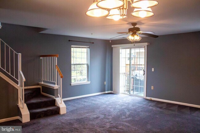 Building Photo - 2095 Pawlet Dr