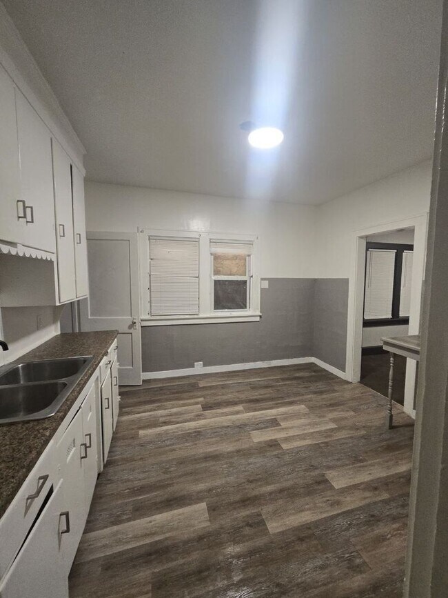 Building Photo - 3 Bedroom Single Family | EDEN and CMHA Section 8 Welcomed