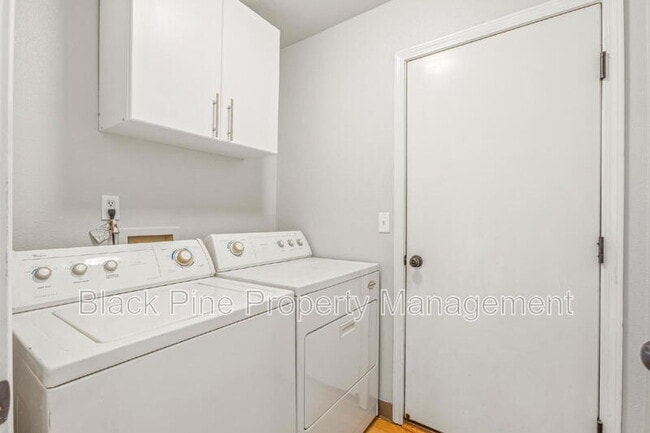 Building Photo - 6003 N Waterside Pl